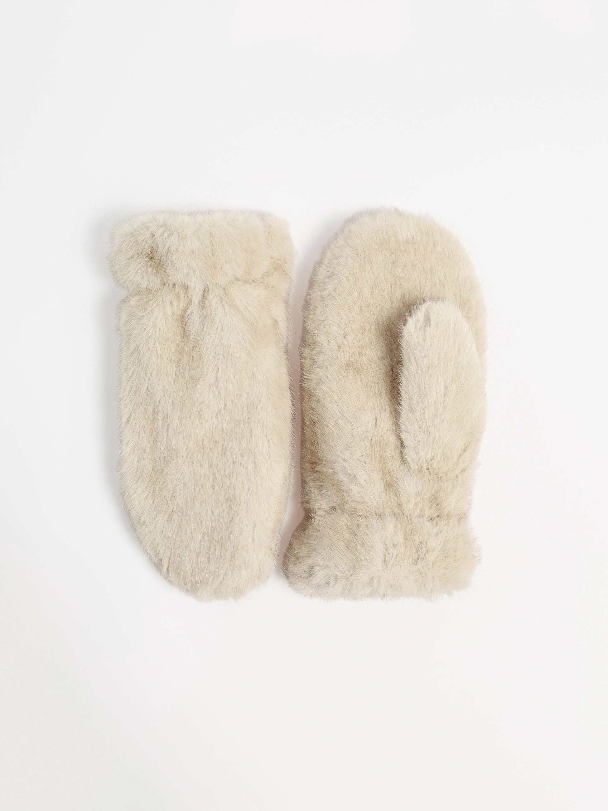 Варежки из искусственного меха в ассортименте